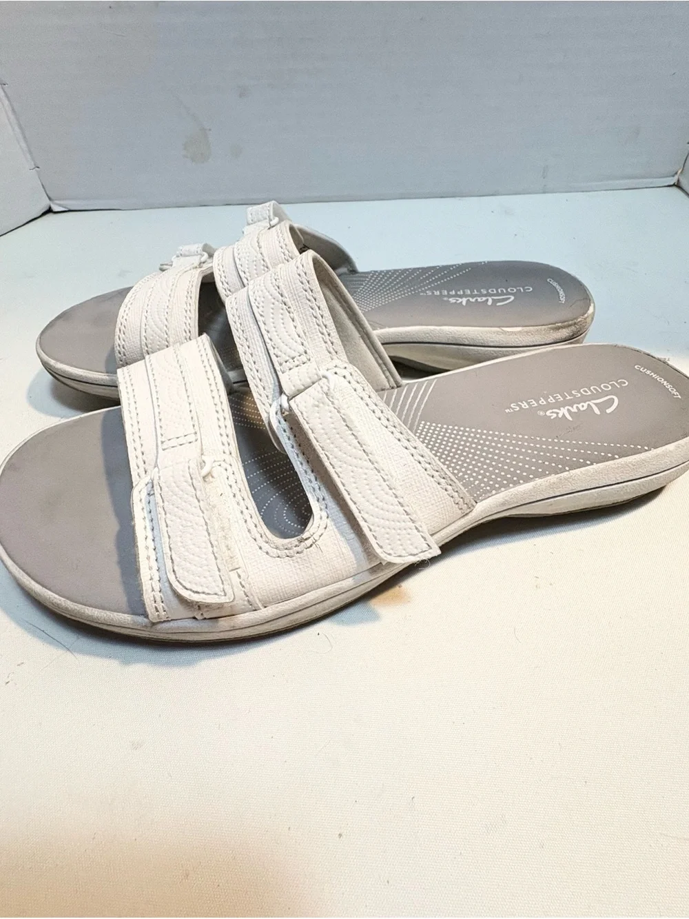 Clarks Cloudsteppers Breeze Piper women's slide sandals white size 7